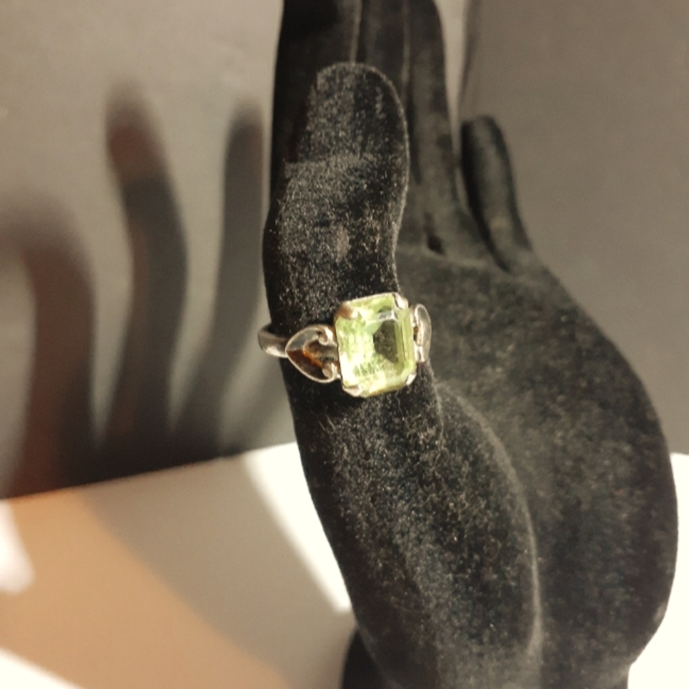 Sterling Ring Sz 5-6 Light Green Stone